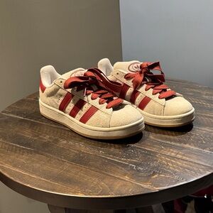 Women’s Suede Adidas Campus trainers - never worn